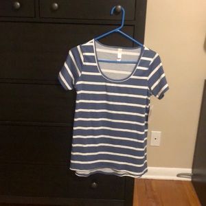 Lularoe small classic T
